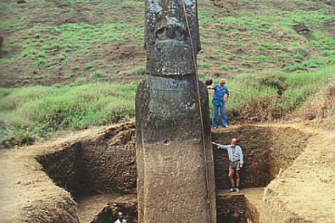 У статуй на острове Пасхи есть тела