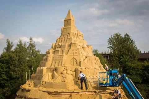 Самый высокий песчаный замок в мире