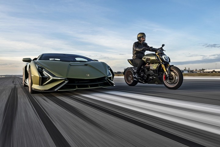 мотоцикл от Ducati и Lamborghini